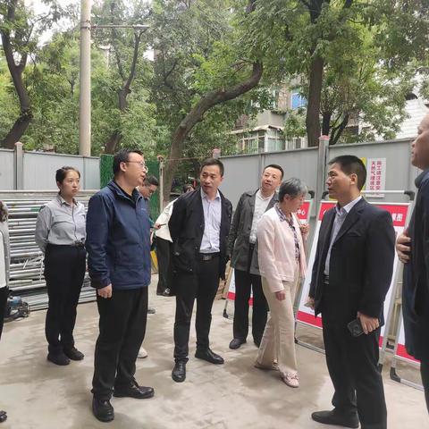 西安市委政研室调研新城区中山门街道中山社区嵌入式服务综合体建设工作