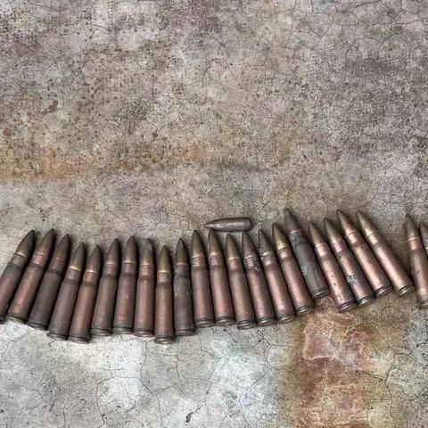 【沁源县公安局法中派出所】民警常态宣传见实效 群众主动上交除隐患