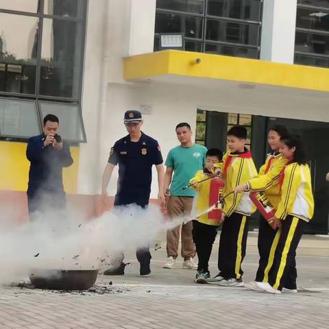 关注消防安全  共建平安校园——来宾市政和小学2024年春季学期消防疏散演练活动