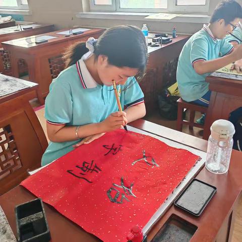 执笔书经典 挥墨溢书香 第六小学书法社团期末汇报