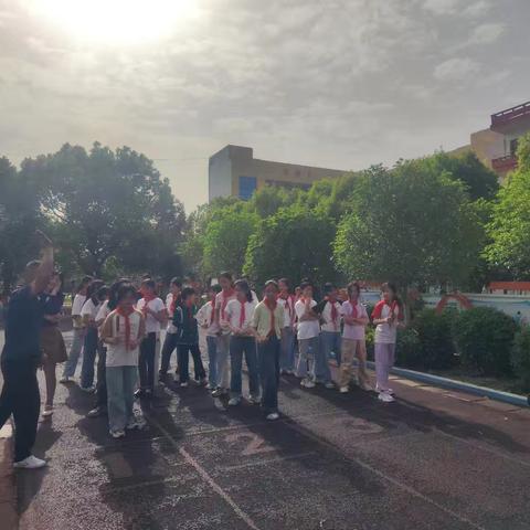激情接力，团结拼搏——京山市永漋小学五年级举行接力棒比赛