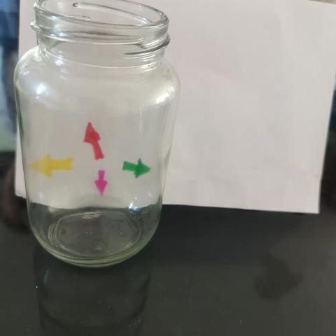 有魔术的的水——光的折射   横峰县实验小学四（3）班汪玉锦的科学小实验