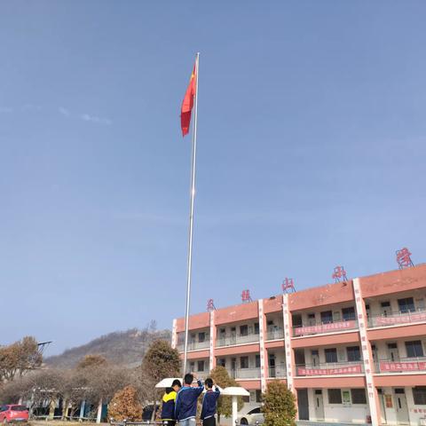 【缅怀革命先烈 传承红色基因】吴林街道天柱山小学举行清明祭英烈主题升旗仪式