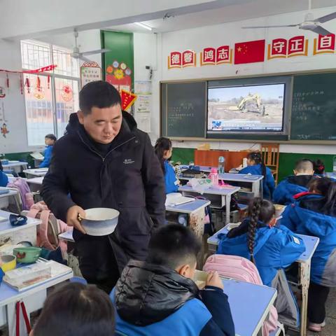 “食”光有你 “味”爱而来——凌云塔学校教师陪餐简影