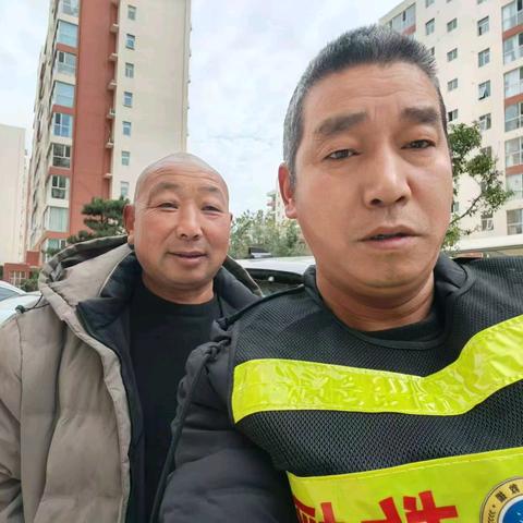 弦歌不辍青衿志，薪火相传砥砺行。义务斑马志气直，传递大爱做公益。