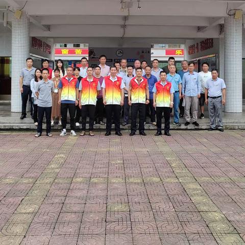 党建引领育人，促进家校共融——英德市波罗学校开展“万名教师进万家”大走访活动