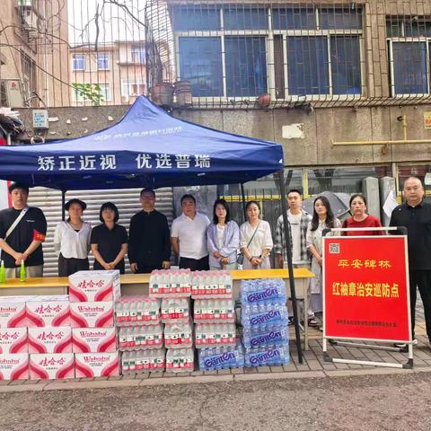“站室联动”助追梦 履职护航暖考场——端履门社区代表工作室、委员工作站联动东仓门社区开展爱心助考活动