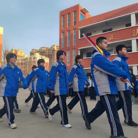乘春之势，逐梦远航——邯郸冀南新区南左良中学2025春季开学第一次升旗暨开学典礼