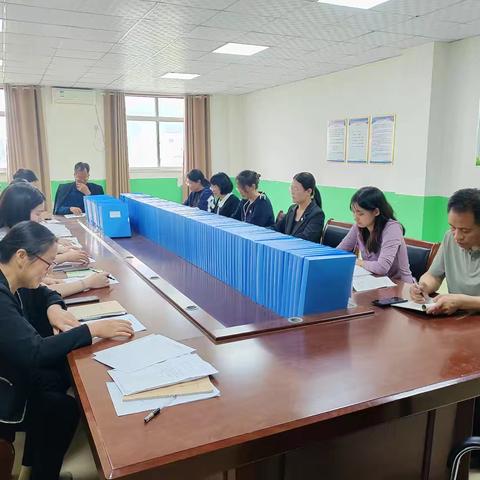 南左良中学文科教研组——“研途共进，以析促教”期中考试成绩分析教研活动