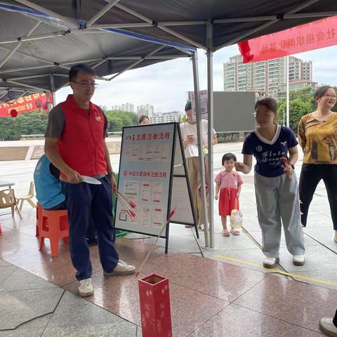 中秋月圆邻里聚，国庆同欢社区兴