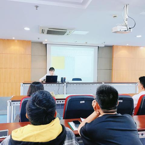 常州分行信用卡中心召开10月总结会暨收官工作推动会