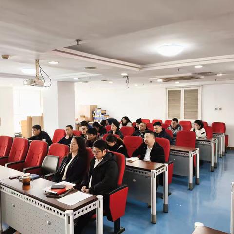 分行信用卡中心召开一季度总结会