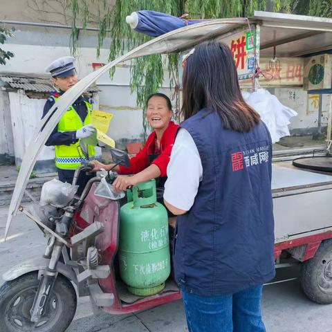 走村入户讲交规 交通安全入人心