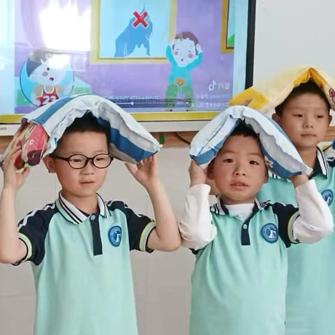 🏫🏫🏫以练筑防  安全"童"行🏫🏫🏫