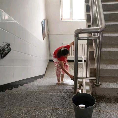 三堡乡阿瓦提小学 举手之劳净环境，齐心共筑美校园