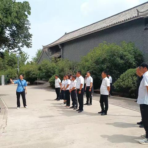 县住建局积极组织班子成员及中层以上党员干部到县廉政教育基地接受廉政教育