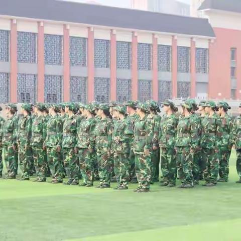 军训时光，奏响青春磨砺的乐章·学前教育学院 学前32405班