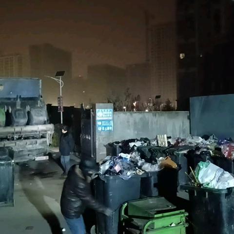 春节期间等驾坡其他垃圾转运站坚守与奉献