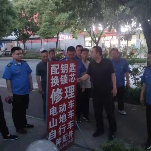 【整治+宣传 双管齐下】卢龙县住建局城管大队持续规范电动车停放、露天烧烤等乱象