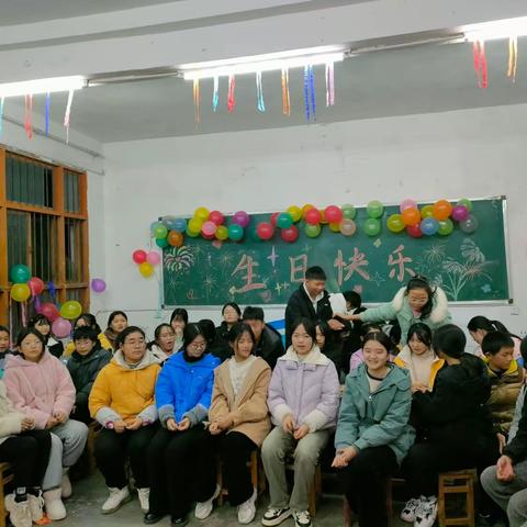 情融初冬 爱暖童心——天白初中举办留守儿童集体生日会