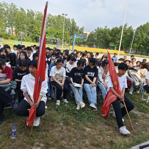 百舸争流，奋楫者先——记老王岗一中期中考试表彰总结大会