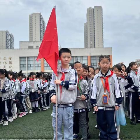 闲置小物寻新主，跳蚤市场嗨翻天——万年一小二3班跳蚤市场活动纪实