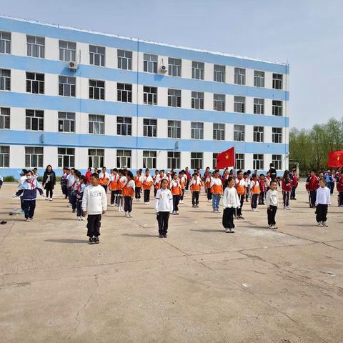 “牢记习爷爷教导 做新时代好少年”少先队主题活动暨新队员入队仪式