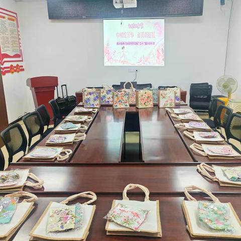[巾帼绽芳华 奋勇新征程] 	凤山镇西门社区开展“三八”妇女节活动