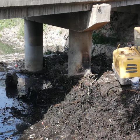 严格落实河长制，打造良好渠系环境