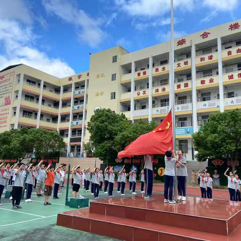 “盛世华诞谱新篇，同心共筑中国梦”庄边中心小学庆国庆主题教育活动