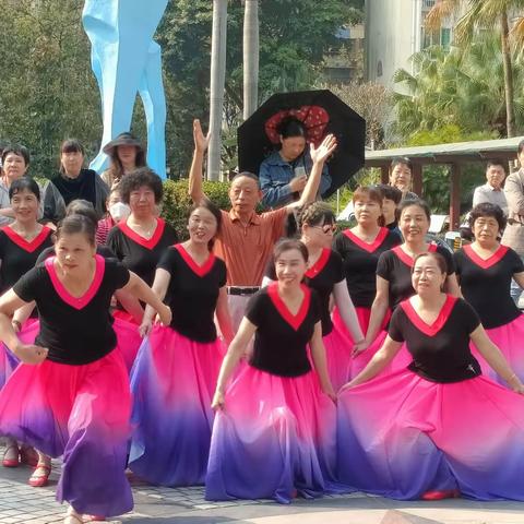 携手同庆三八节文艺汇演活动圆满成功