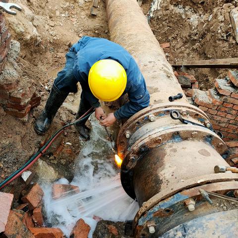 龙山泵站主管流量计改造