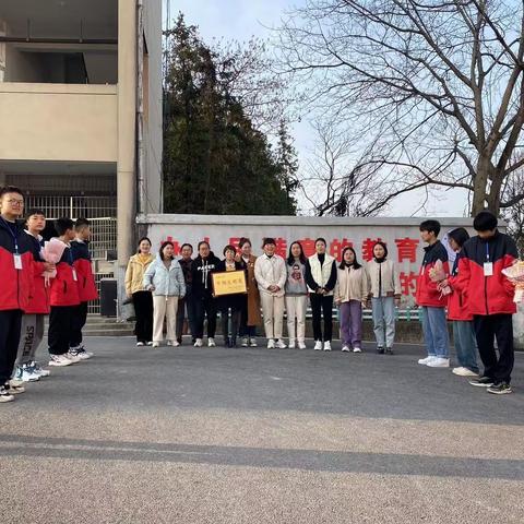 【湖丰中学·节日课程】淑气芝兰茂 春风桃李香——湖丰中学庆祝“女神节”特别活动