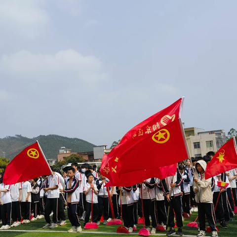 学雷锋精神   共筑和谐校园--那龙学校学雷锋志愿活动