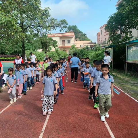 【幼小衔接】参观小学初体验 幼小衔接促成长——记美好时光幼儿园＆四海学校幼小衔接活动