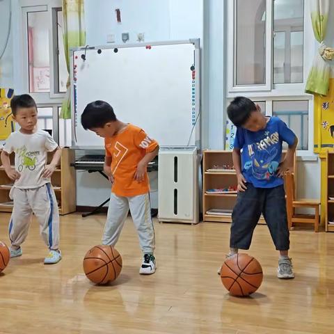 建东苑幼儿园小中大篮球课