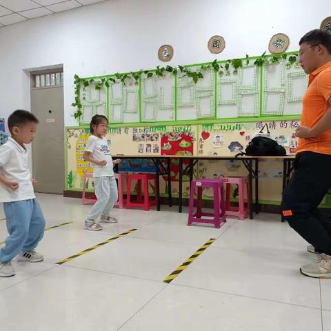 建东苑幼儿园大  中  小跆拳道延时班