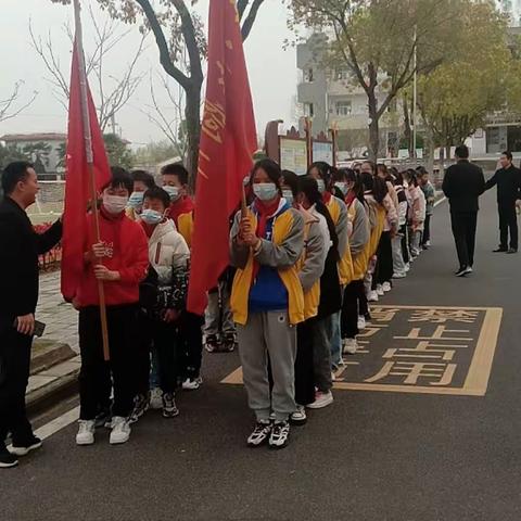 缅怀先烈 砥砺前行 —辛冲街炯伟小学清明节祭扫烈士墓