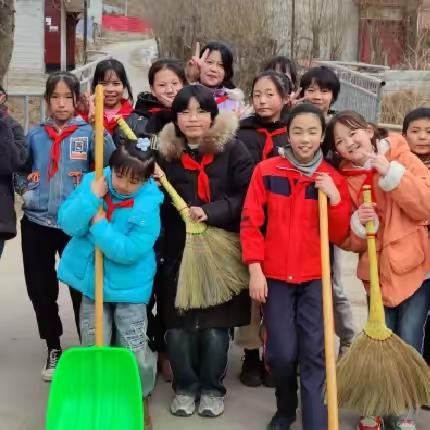 志愿之光耀河州，雷锋精神续新篇——临夏县韩集小学学习雷锋精神系列活动