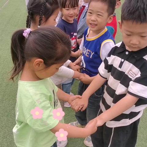 “好玩的轮胎””——郑州航空港区宋庄幼儿园中班活动