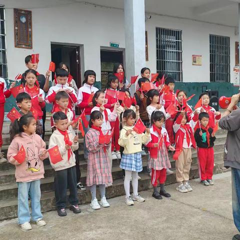 《红歌嘹亮，童心向党——小学红歌比赛精彩回顾》