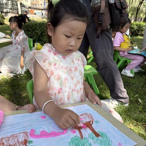 小毛孩美术夏季户外写生2