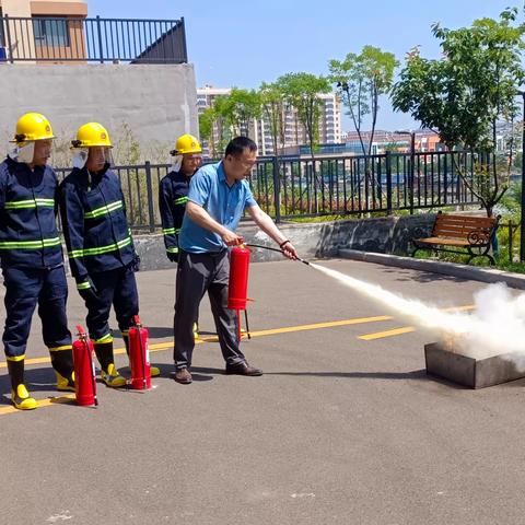 消防演练|金牛岭红色物业举行消防应急演练