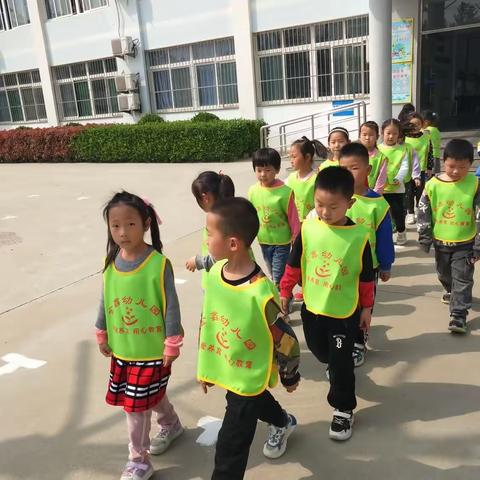 走进小学，体验成长——金鑫幼儿园大班幼儿参观小学活动