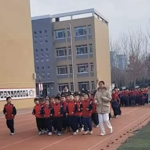 【出彩长河·健体】少年逐梦沐光行 运动赋能乐成长|冬季大课间跑操比赛