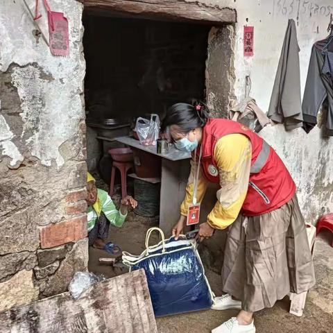 爱心慰问高龄老人