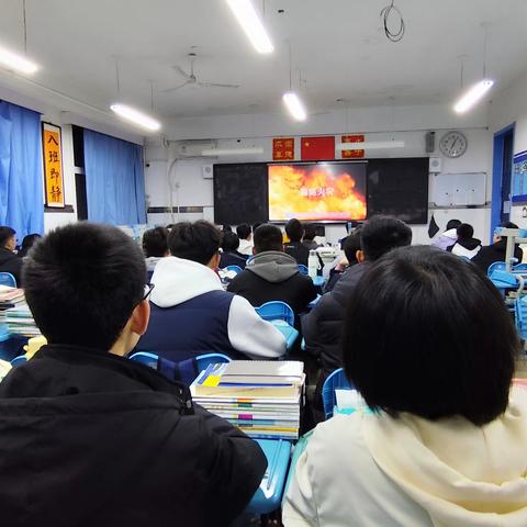 筑牢安全防线 护航校园平安 	——石家庄市第四中学开展安全专项检查与演练活动