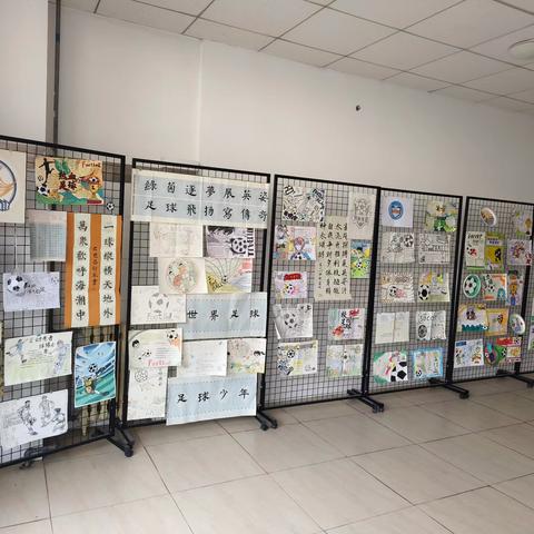 足球特色绽芳华 翰墨光影绘热爱 ——石家庄市第四中学举办迎新年足球主题书画展