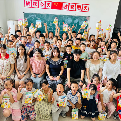 夏日终章，我们带着星光不散场——翰林暑假班圆满落幕