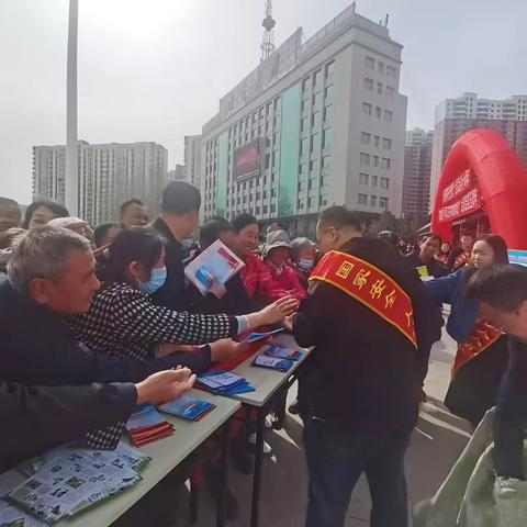 中阳县护路中心开展“4.15”全民国家安全教育日爱路护路宣传活动